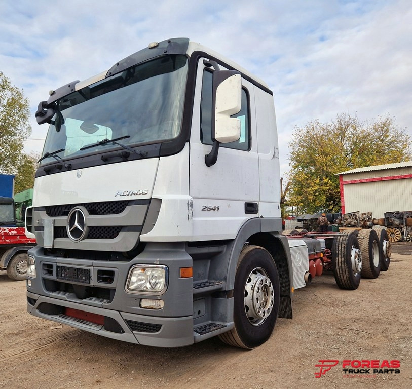 MERCEDES-BENZ ACTROS 3241 8x2 EURO 5 INTARDER - Camión chasis: foto 3 MERCEDES-BENZ ACTROS 3241 8x2 EURO 5 INTARDER - Camión chasis: foto 3