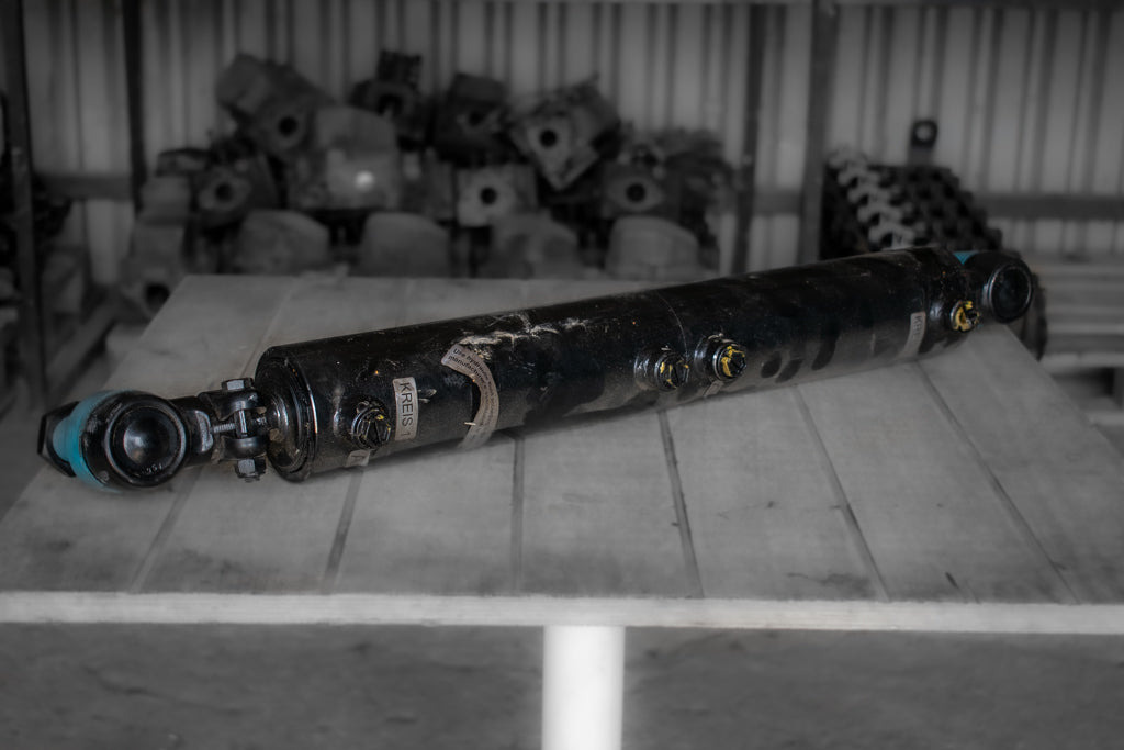 MERCEDES-BENZ ACTROS HYDRAULIC STEERING CYLINDER - Cilindro hidráulico para Camión: foto 1 MERCEDES-BENZ ACTROS HYDRAULIC STEERING CYLINDER - Cilindro hidráulico para Camión: foto 1