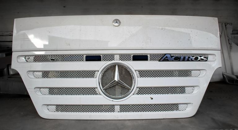MERCEDES-BENZ ACTROS MEGA SPACE MP II - Capota para Camión: foto 1 MERCEDES-BENZ ACTROS MEGA SPACE MP II - Capota para Camión: foto 1