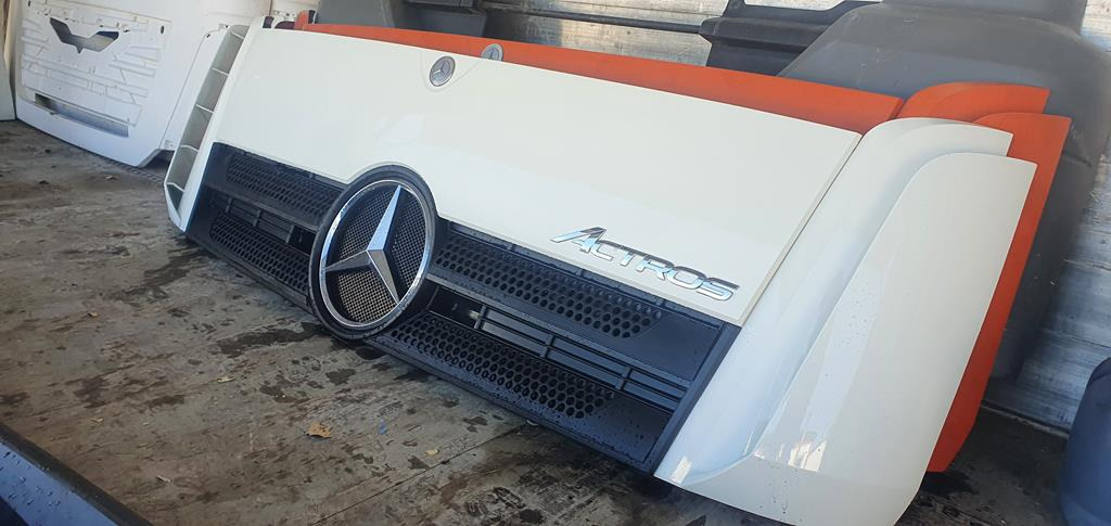 MERCEDES-BENZ ACTROS MP4 - Capota para Camión: foto 2 MERCEDES-BENZ ACTROS MP4 - Capota para Camión: foto 2