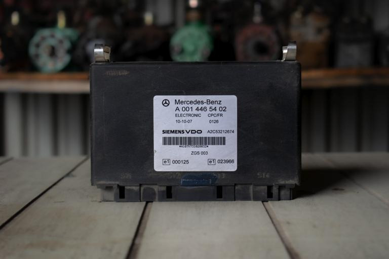 MERCEDES-BENZ CPC/FR - A0014465402 - Unidad de control para Camión: foto 1 MERCEDES-BENZ CPC/FR - A0014465402 - Unidad de control para Camión: foto 1