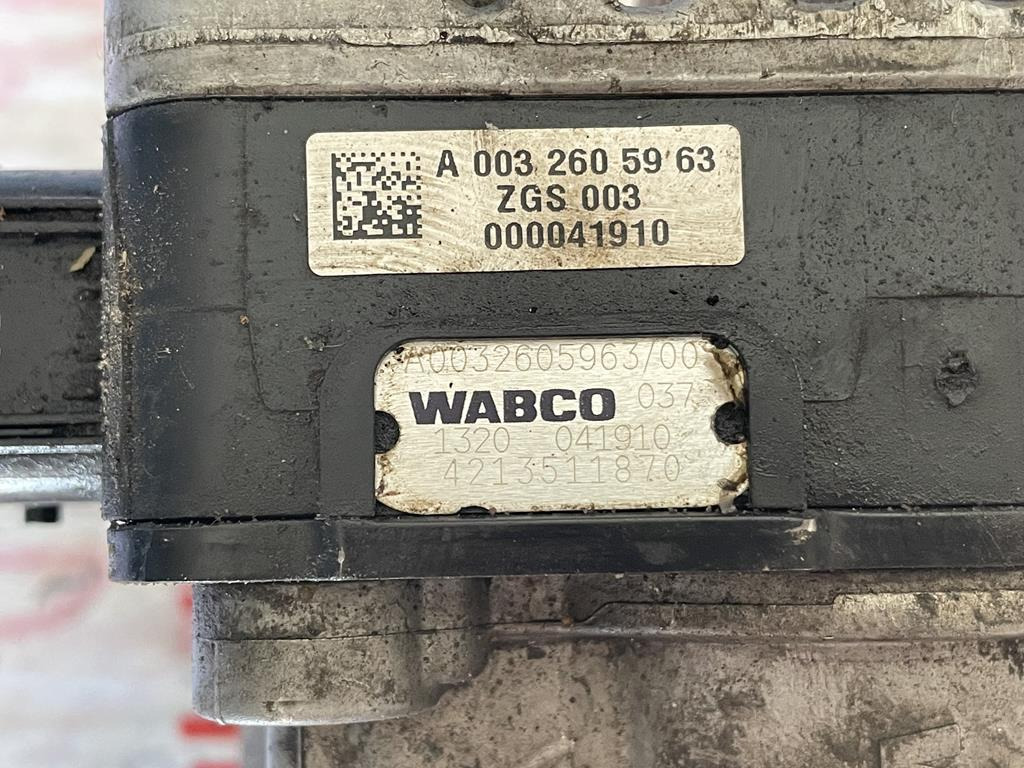 WABCO FOR MERCEDES ACTROS - 4213511870 - Unidad de control para Camión: foto 4 WABCO FOR MERCEDES ACTROS - 4213511870 - Unidad de control para Camión: foto 4
