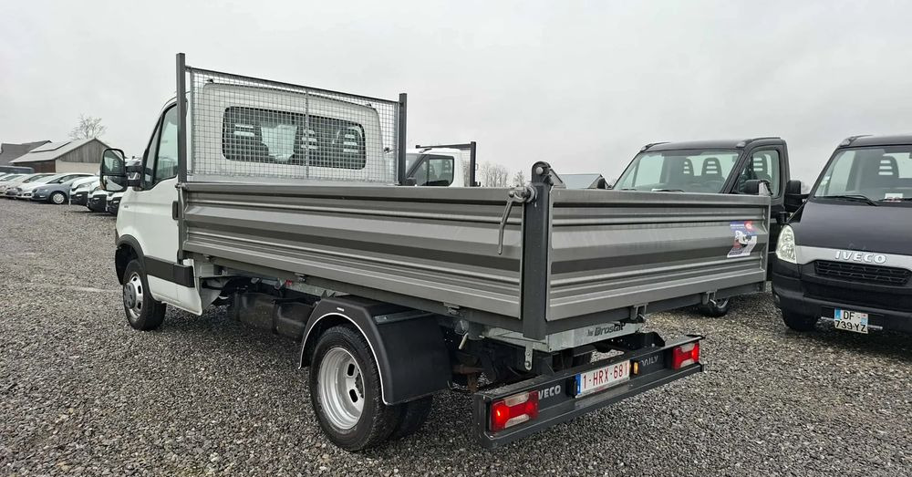 Iveco 35C13, 35C12, 35C14, 35C15 - Furgoneta basculante: foto 5 Iveco 35C13, 35C12, 35C14, 35C15 - Furgoneta basculante: foto 5