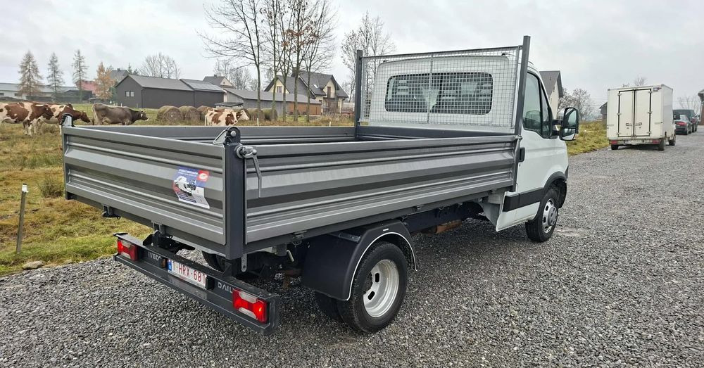 Iveco 35C13, 35C12, 35C14, 35C15 - Furgoneta basculante: foto 4 Iveco 35C13, 35C12, 35C14, 35C15 - Furgoneta basculante: foto 4