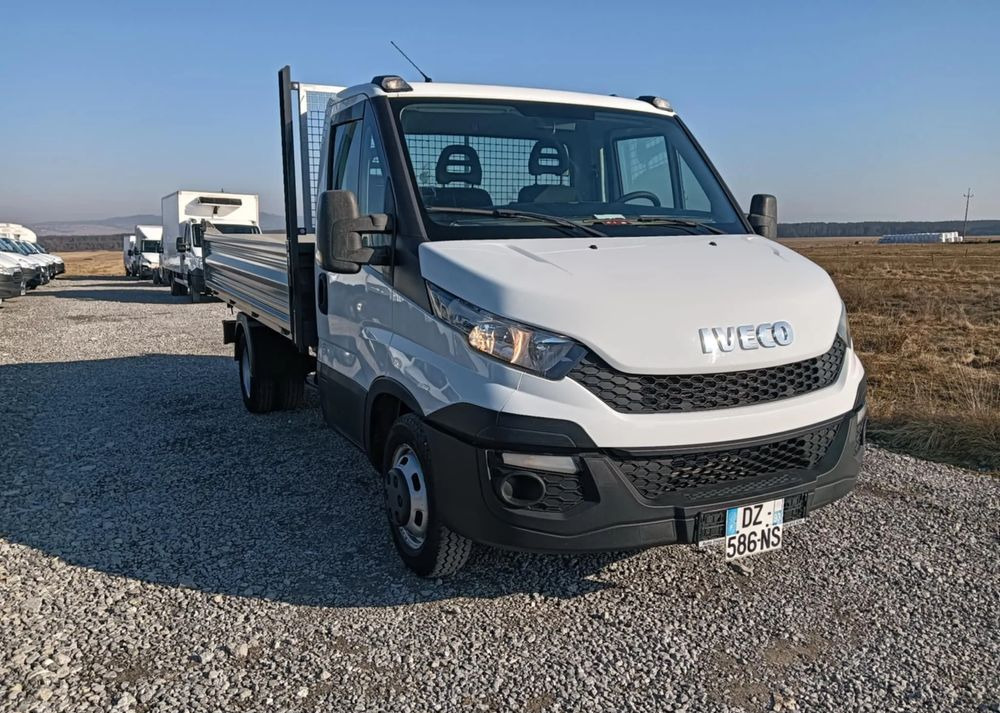 Iveco 35C13, 35C12, 35C14, 35C15 - Furgoneta basculante: foto 2 Iveco 35C13, 35C12, 35C14, 35C15 - Furgoneta basculante: foto 2