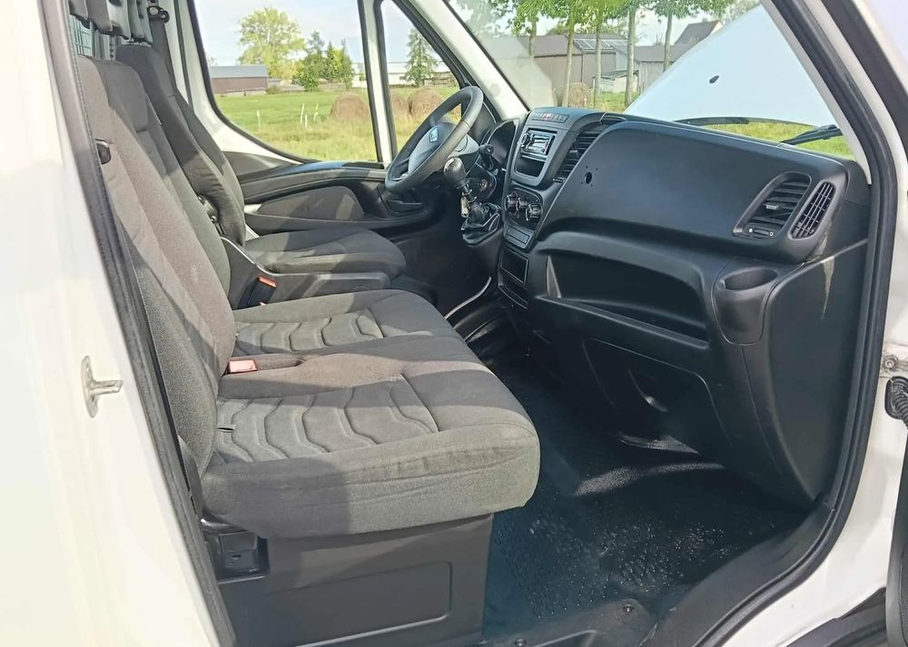 Iveco DAILY 35C13, 35C12, 35C14, 35C15 - Furgoneta basculante: foto 4 Iveco DAILY 35C13, 35C12, 35C14, 35C15 - Furgoneta basculante: foto 4