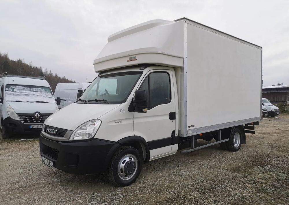 Iveco 3.0-150KM Daily 35C15 Kontener winda Dhollandia 750kg długi 35-150 Klimatyzacja długi rozstaw - Furgoneta caja cerrada: foto 2 Iveco 3.0-150KM Daily 35C15 Kontener winda Dhollandia 750kg długi 35-150 Klimatyzacja długi rozstaw - Furgoneta caja cerrada: foto 2