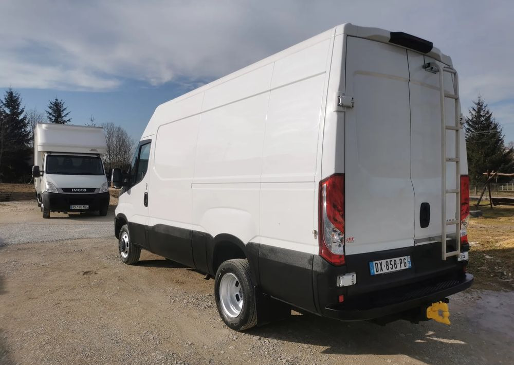Iveco 35C13 Daily L3H2 bliźniak Klima 2.3-130KM 6-biegów Hak podwójne koła 35-130 L4H2 - Furgón: foto 3 Iveco 35C13 Daily L3H2 bliźniak Klima 2.3-130KM 6-biegów Hak podwójne koła 35-130 L4H2 - Furgón: foto 3