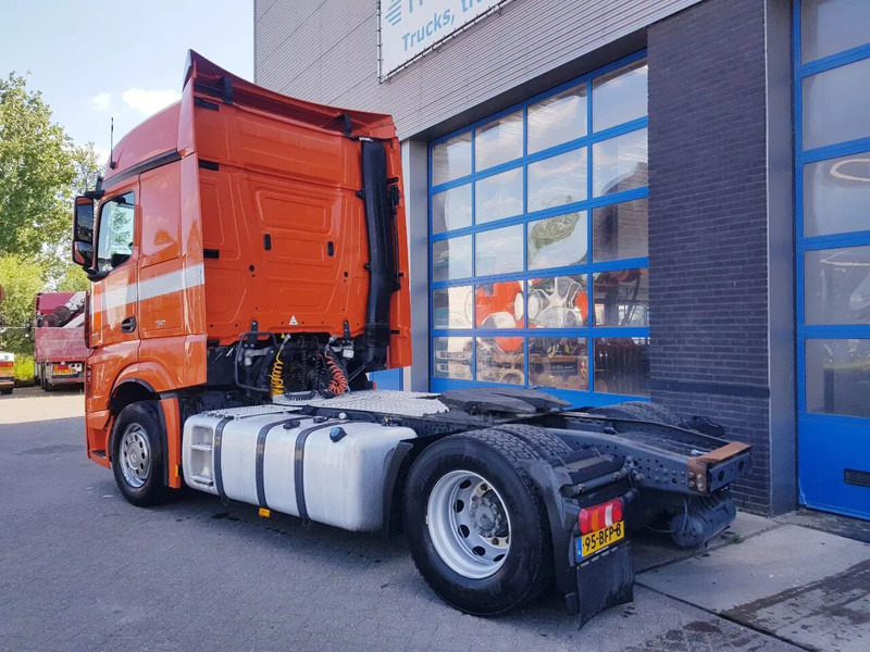 Mercedes-Benz Actros 1945 Double Tank New Apk TÜV - Cabeza tractora: foto 4 Mercedes-Benz Actros 1945 Double Tank New Apk TÜV - Cabeza tractora: foto 4