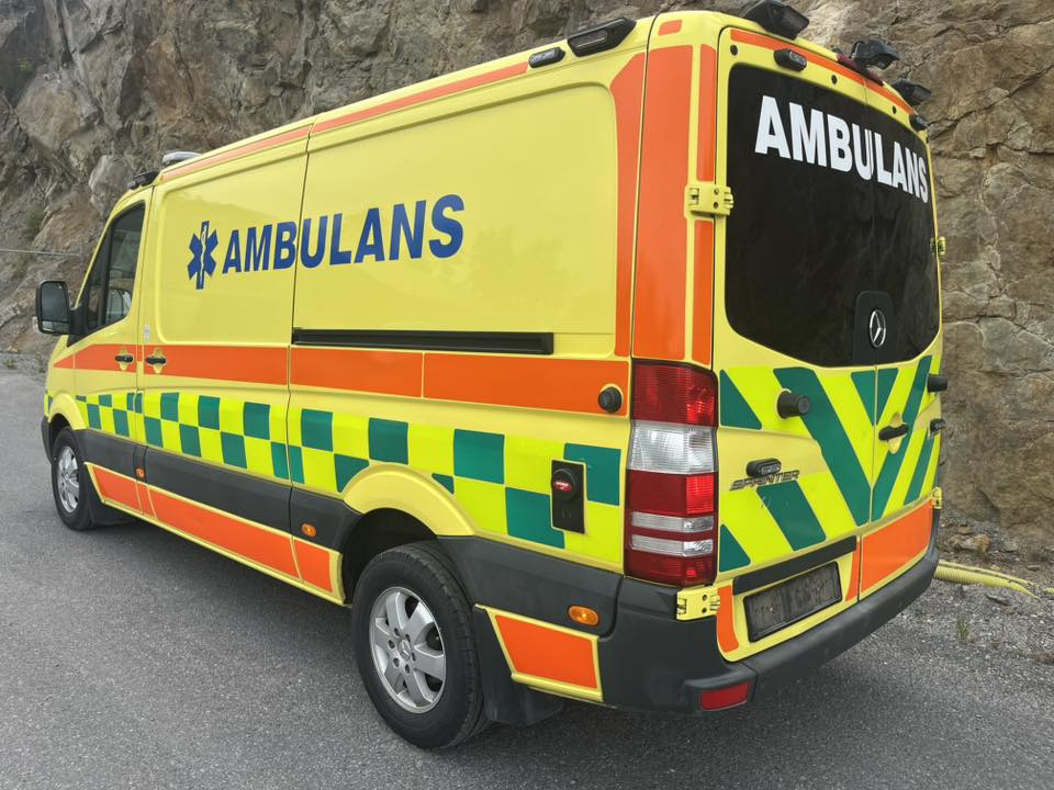 MERCEDES-BENZ Sprinter 319 - AMBULANCE - RESERVERAD !! - Ambulancia: foto 4 MERCEDES-BENZ Sprinter 319 - AMBULANCE - RESERVERAD !! - Ambulancia: foto 4