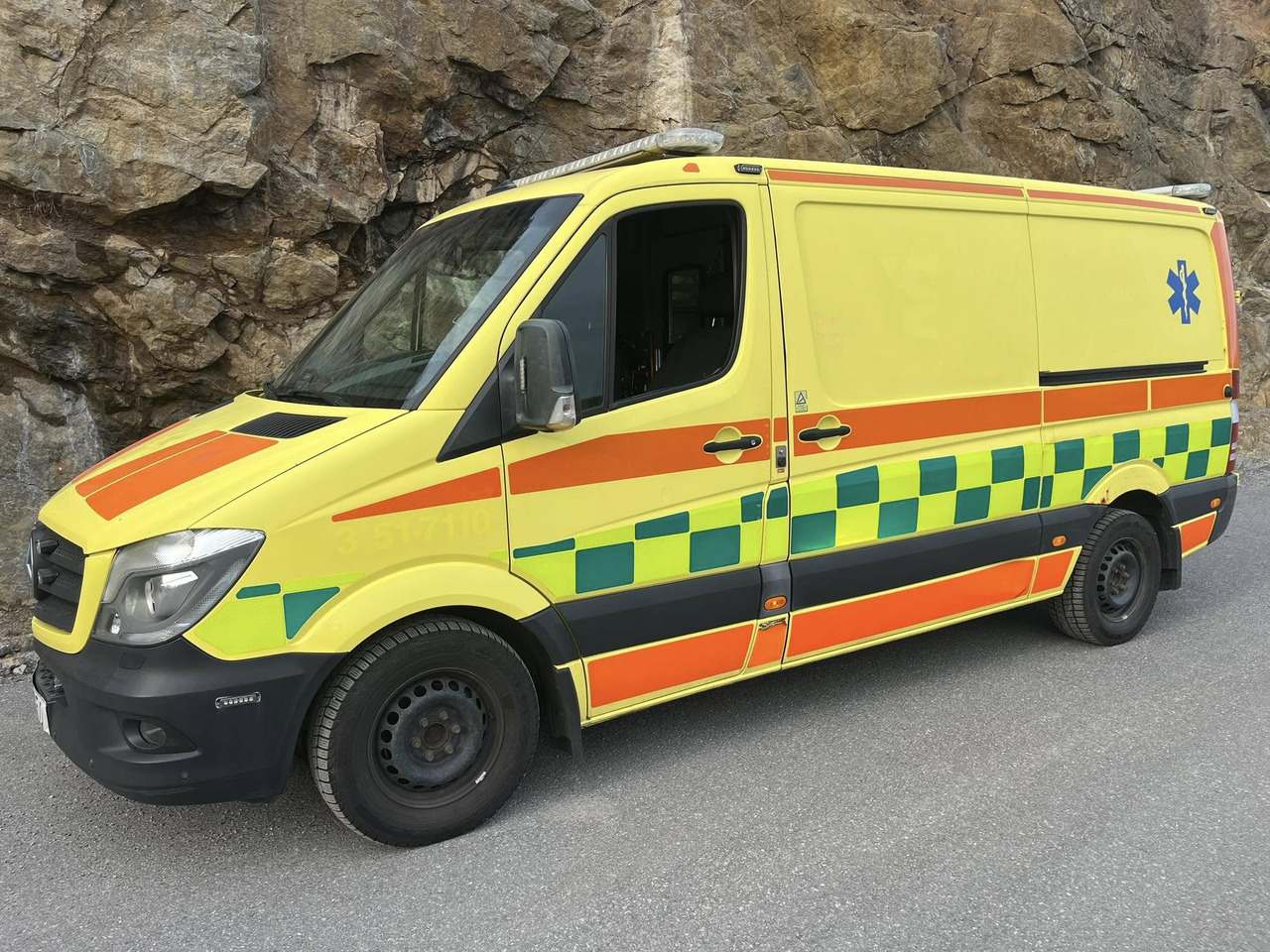 Mercedes-Benz Sprinter 319 - AMBULANCE - RESERVERAD !! - Ambulancia: foto 2 Mercedes-Benz Sprinter 319 - AMBULANCE - RESERVERAD !! - Ambulancia: foto 2