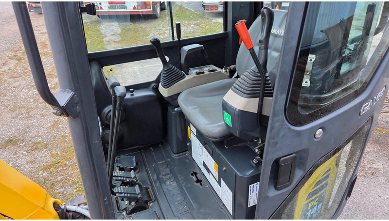 Komatsu PC14R - Miniexcavadora: foto 5 Komatsu PC14R - Miniexcavadora: foto 5