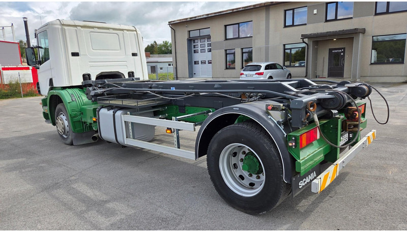 Scania P94 4X2 220 - Camión con equipo de cable: foto 4 Scania P94 4X2 220 - Camión con equipo de cable: foto 4