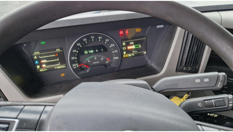 Leasing de Volvo FM460 6X2*4 chassis Volvo FM460 6X2*4 chassis: foto 8