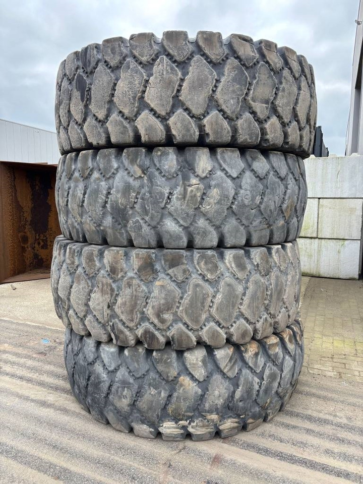 Bridgestone 24.00R35 (4pcs) - Neumático para Maquinaria de construcción: foto 1 Bridgestone 24.00R35 (4pcs) - Neumático para Maquinaria de construcción: foto 1
