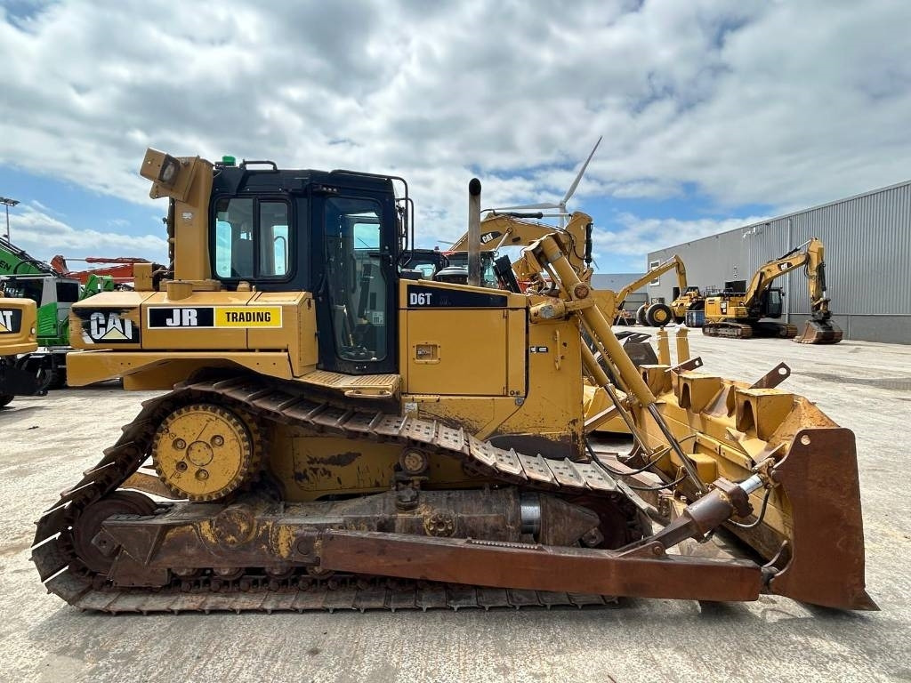 CAT D 6 T XL (Under Preparation + New Tracks) - Bulldozer: foto 1 CAT D 6 T XL (Under Preparation + New Tracks) - Bulldozer: foto 1