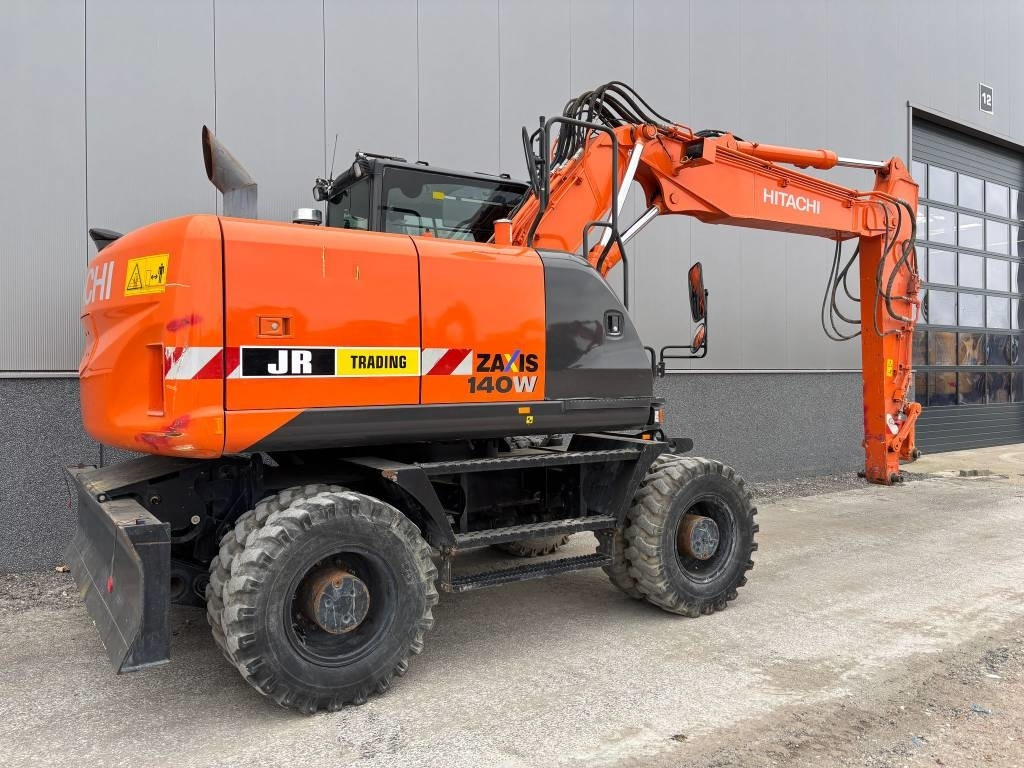 Hitachi ZX 140 W-5B - Excavadora de ruedas: foto 5 Hitachi ZX 140 W-5B - Excavadora de ruedas: foto 5