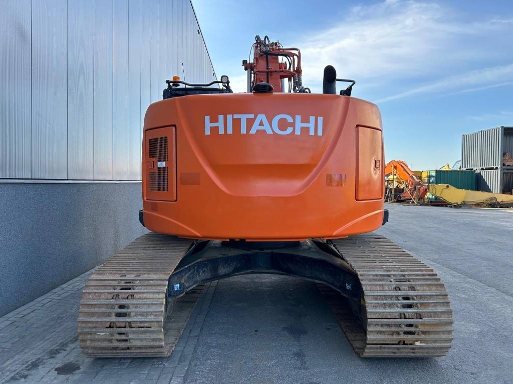 Hitachi ZX 225 US LC-6 - Excavadora de cadenas: foto 4 Hitachi ZX 225 US LC-6 - Excavadora de cadenas: foto 4