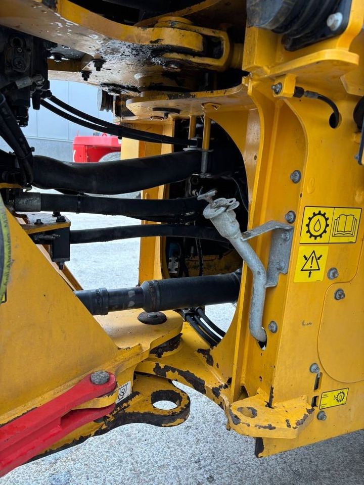 Cargadora de ruedas Volvo L 90 H (High tip + New tires): foto 16