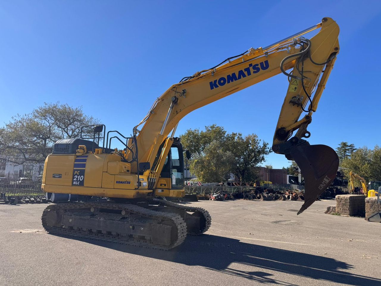 KOMATSU PC210 NLC-11 - Excavadora: foto 1 KOMATSU PC210 NLC-11 - Excavadora: foto 1