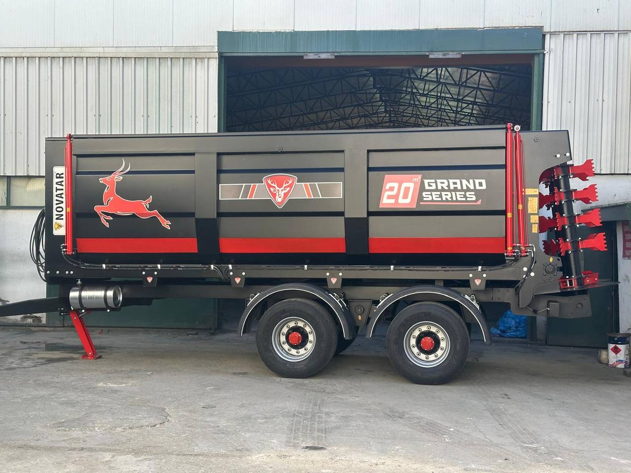 Novatar Manure Spreader Trailer 20 M3 - Esparcidor de estiércol: foto 3 Novatar Manure Spreader Trailer 20 M3 - Esparcidor de estiércol: foto 3