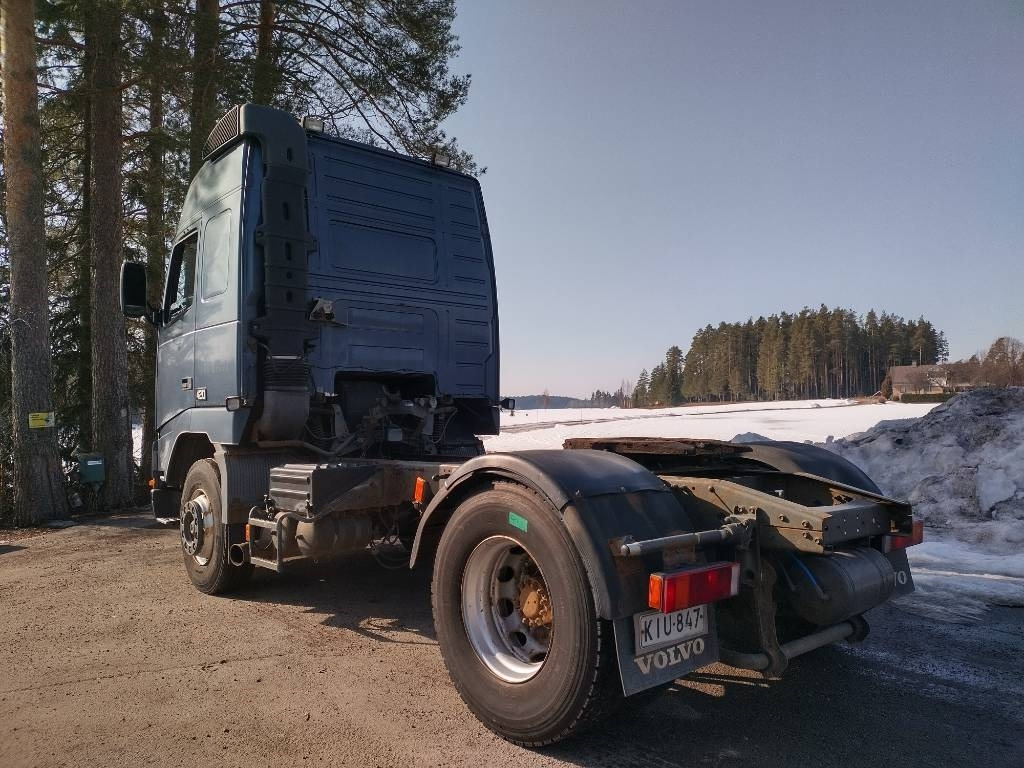 Volvo FH12 kanttilamppu veturi - Cabeza tractora: foto 4 Volvo FH12 kanttilamppu veturi - Cabeza tractora: foto 4