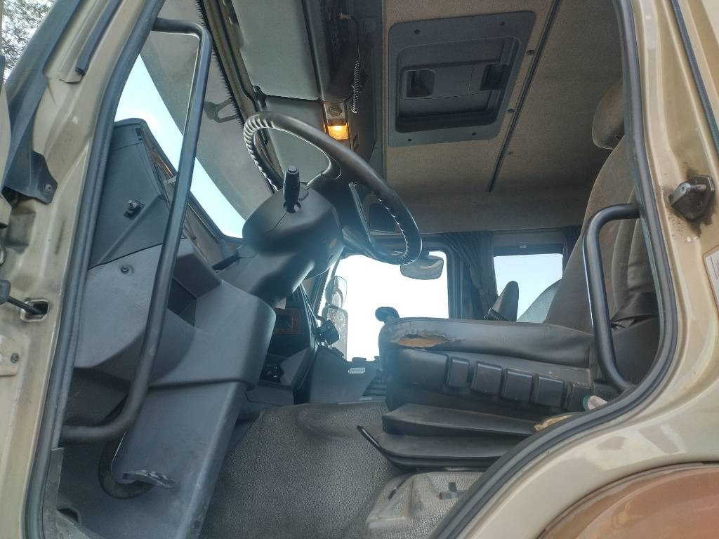 Leasing de Sisu E14 8x2 kippipainepytty+kompura  Sisu E14 8x2 kippipainepytty+kompura: foto 8