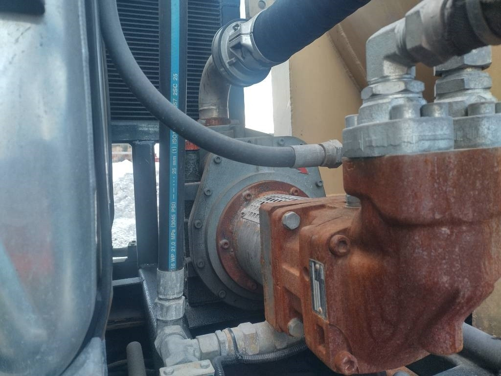 Leasing de Sisu E14 8x2 kippipainepytty+kompura  Sisu E14 8x2 kippipainepytty+kompura: foto 10