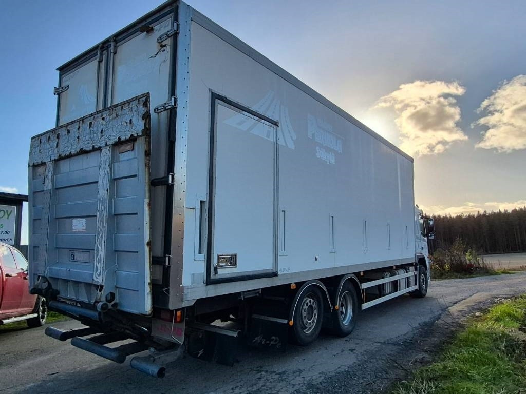 Volvo FM D11 450 6x2 umpikori+pl-nostin  - Camión caja cerrada: foto 4 Volvo FM D11 450 6x2 umpikori+pl-nostin  - Camión caja cerrada: foto 4