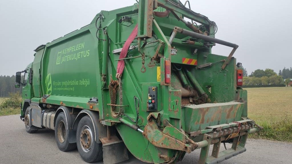 Volvo FM9 6x2 pakkaaja +nostin +etukippo - Camión de basura: foto 5 Volvo FM9 6x2 pakkaaja +nostin +etukippo - Camión de basura: foto 5