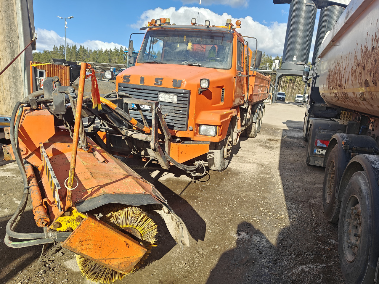 SISU SR 332 - Camión volquete: foto 3 SISU SR 332 - Camión volquete: foto 3