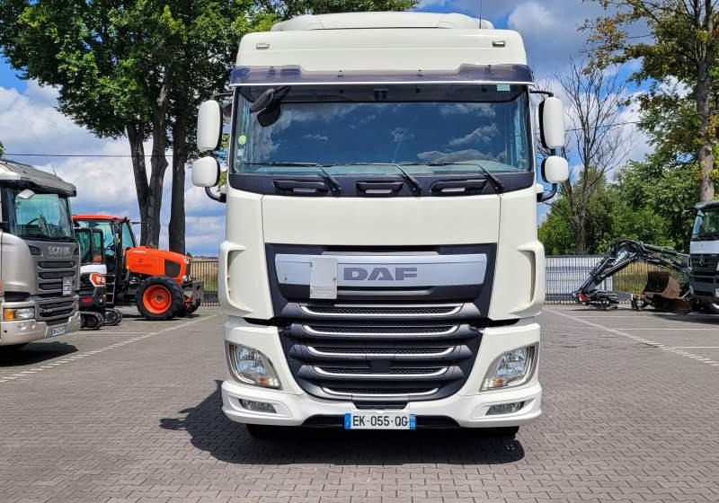 DAF XF510 SPACE CAB / SPROWADZONY / MANUAL / RETARDER - Cabeza tractora: foto 2 DAF XF510 SPACE CAB / SPROWADZONY / MANUAL / RETARDER - Cabeza tractora: foto 2