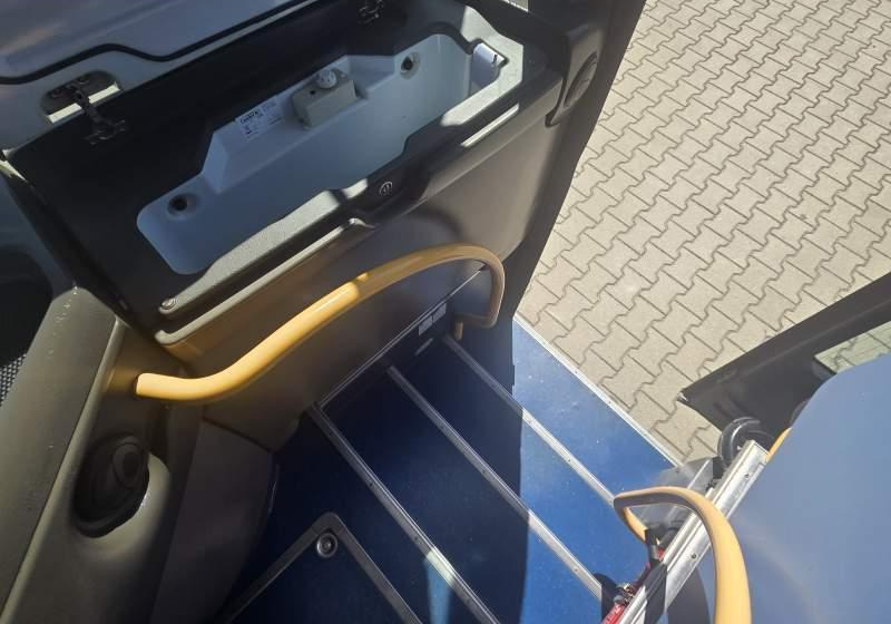 Irisbus RECREO* 12 M*SPROWADZONY* PODWÓJNE SZYBY BOCZNE - Autobús suburbano: foto 3 Irisbus RECREO* 12 M*SPROWADZONY* PODWÓJNE SZYBY BOCZNE - Autobús suburbano: foto 3