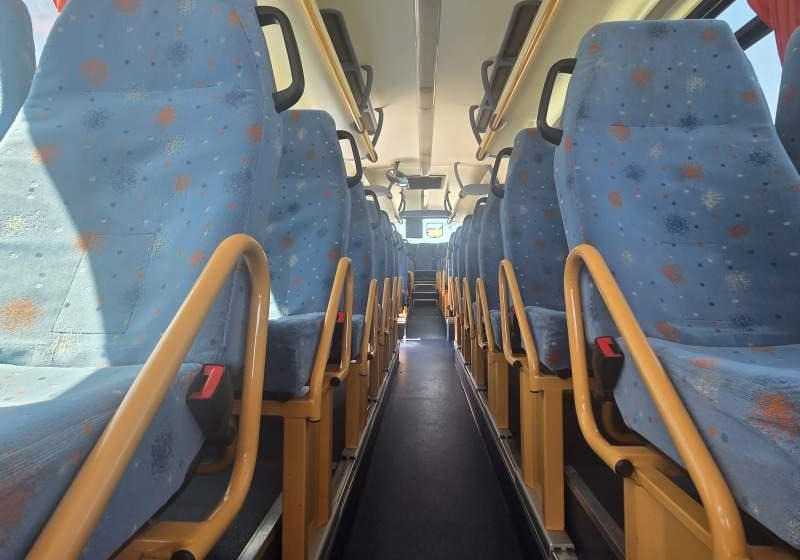 Irisbus RECREO* 12 M*SPROWADZONY* PODWÓJNE SZYBY BOCZNE - Autobús suburbano: foto 4 Irisbus RECREO* 12 M*SPROWADZONY* PODWÓJNE SZYBY BOCZNE - Autobús suburbano: foto 4