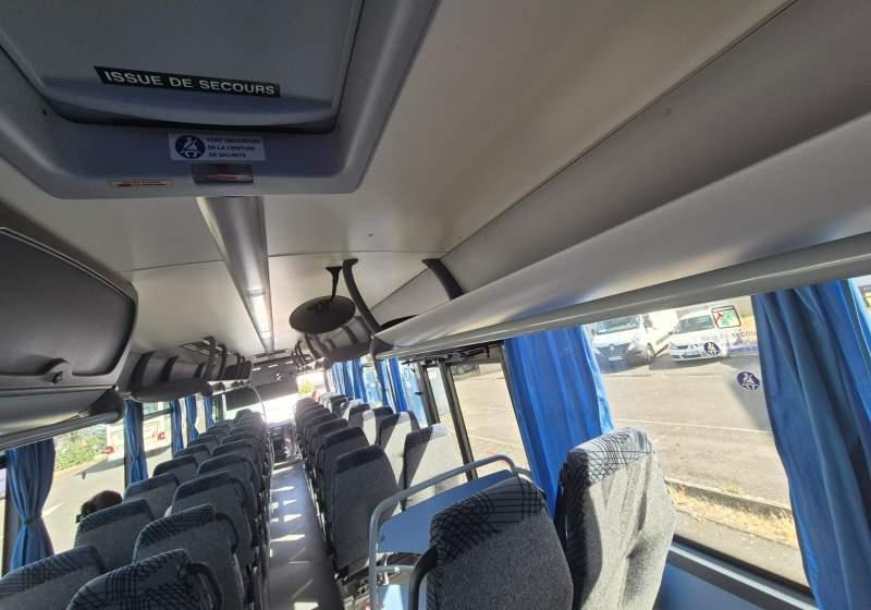 Iveco CROSSWAY/ SPROWADZONY / KLIMA / 64 MIEJSCA - Autobús suburbano: foto 4 Iveco CROSSWAY/ SPROWADZONY / KLIMA / 64 MIEJSCA - Autobús suburbano: foto 4