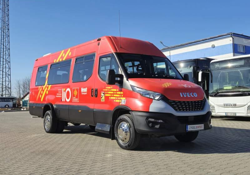 Iveco DAILY 65C18/SPROWADZONE/23 MIEJSCA/KLIM/WINDA - Minibús, Furgoneta de pasajeros: foto 4 Iveco DAILY 65C18/SPROWADZONE/23 MIEJSCA/KLIM/WINDA - Minibús, Furgoneta de pasajeros: foto 4