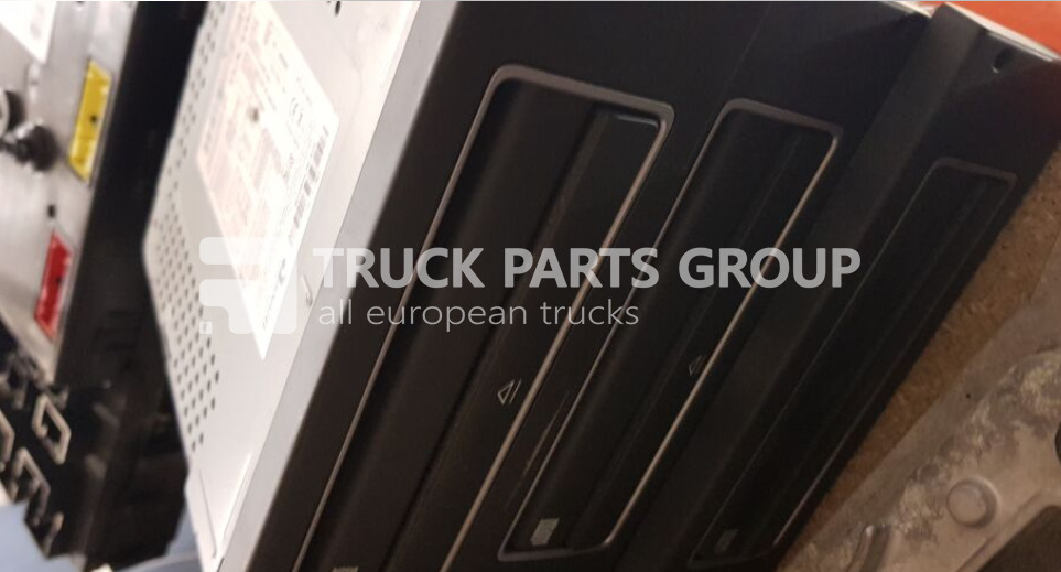 VOLVO FH4, EURO6 radio, multimedia unit, 21461984, 22192832, 22584980, control unit - Salpicadero para Camión: foto 1 VOLVO FH4, EURO6 radio, multimedia unit, 21461984, 22192832, 22584980, control unit - Salpicadero para Camión: foto 1