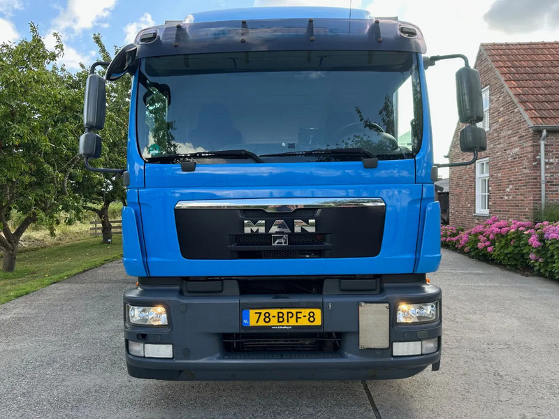 MAN TGM 15.250 / NL TRUCK / EURO 5 / SLIDING ROOF / BOX + TAILLIFT / FULL AIR / NAVI - Camión caja cerrada: foto 2 MAN TGM 15.250 / NL TRUCK / EURO 5 / SLIDING ROOF / BOX + TAILLIFT / FULL AIR / NAVI - Camión caja cerrada: foto 2