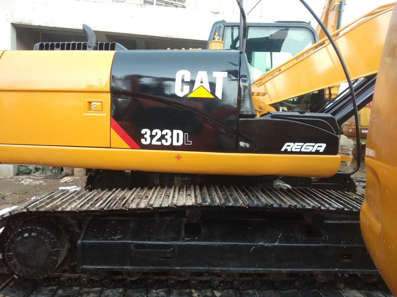 CATERPILLAR 323DL - Excavadora de cadenas: foto 1 CATERPILLAR 323DL - Excavadora de cadenas: foto 1
