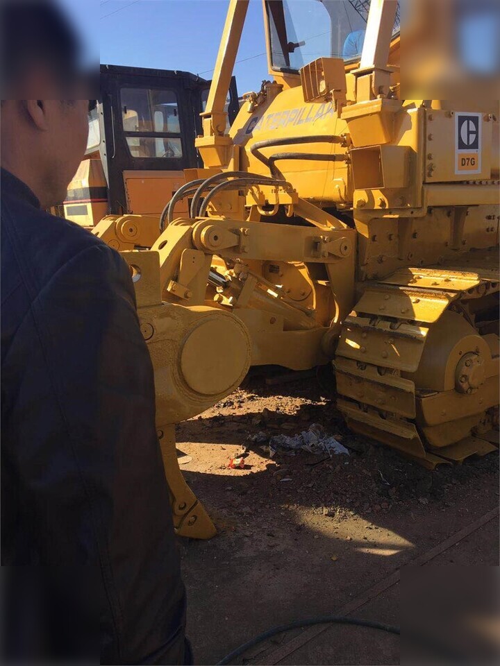 CATERPILLAR D7G - Bulldozer: foto 2 CATERPILLAR D7G - Bulldozer: foto 2