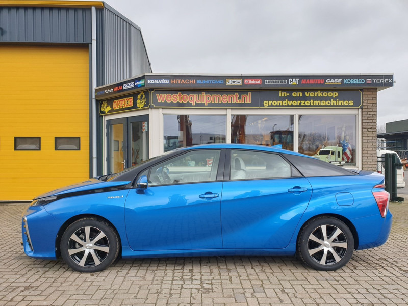 Toyota Mirai - Sedan: foto 1 Toyota Mirai - Sedan: foto 1
