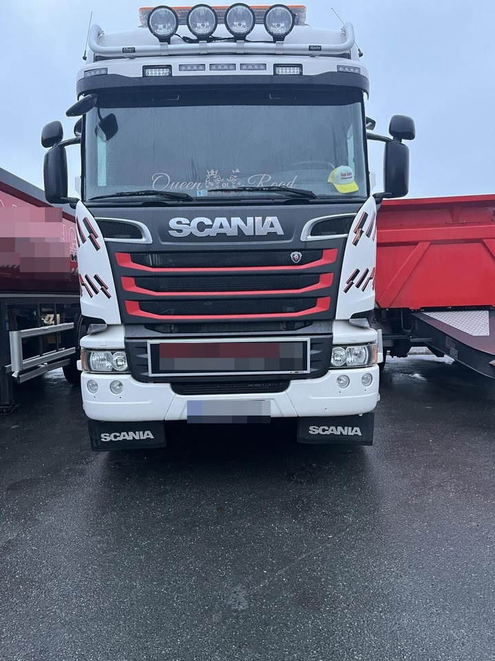 SCANIA R580 / 8x4 / Retarder / EURO 6 - Camión volquete: foto 2 SCANIA R580 / 8x4 / Retarder / EURO 6 - Camión volquete: foto 2