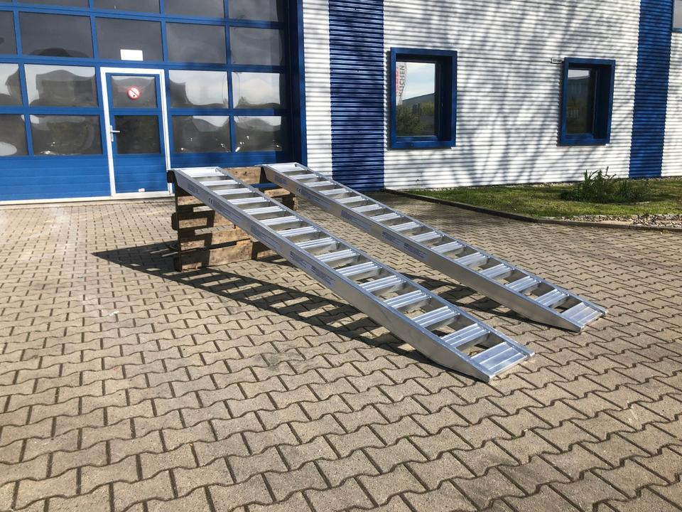 Alurampen Satz 2,5m 2000KG Minibagger Minilader Quad Auffahrrampe *INKL.19% MWST* - Rampa de carga: foto 3 Alurampen Satz 2,5m 2000KG Minibagger Minilader Quad Auffahrrampe *INKL.19% MWST* - Rampa de carga: foto 3