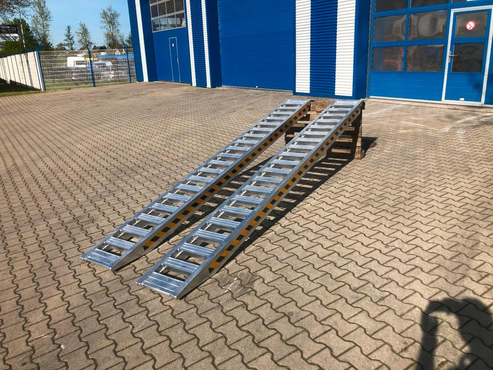Alurampen Satz 4m 4000KG Minibagger Minilader Quad Auffahrrampe *INKL.19% MWST* - Rampa de carga: foto 2 Alurampen Satz 4m 4000KG Minibagger Minilader Quad Auffahrrampe *INKL.19% MWST* - Rampa de carga: foto 2