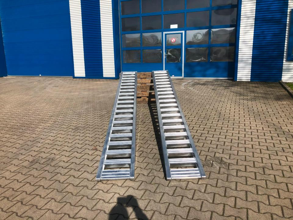 Alurampen Satz 4m 4000KG Minibagger Minilader Quad Auffahrrampe *INKL.19% MWST* - Rampa de carga: foto 3 Alurampen Satz 4m 4000KG Minibagger Minilader Quad Auffahrrampe *INKL.19% MWST* - Rampa de carga: foto 3