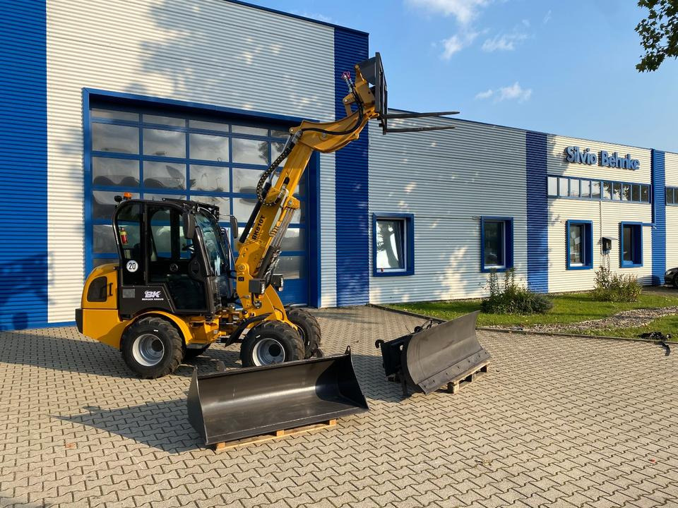 Teleskoplader/Radlader BK810T inkl. Schneeschild *INKL.19% MWST*BERGER KRAUS*KUBOTA*EURO*CE* - Cargadora de ruedas telescópica: foto 2 Teleskoplader/Radlader BK810T inkl. Schneeschild *INKL.19% MWST*BERGER KRAUS*KUBOTA*EURO*CE* - Cargadora de ruedas telescópica: foto 2