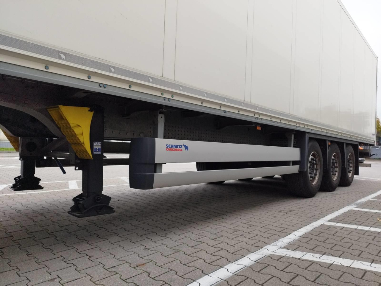 Schmitz Cargobull 3 axles xLiftachse - Semirremolque isotérmico: foto 3 Schmitz Cargobull 3 axles xLiftachse - Semirremolque isotérmico: foto 3