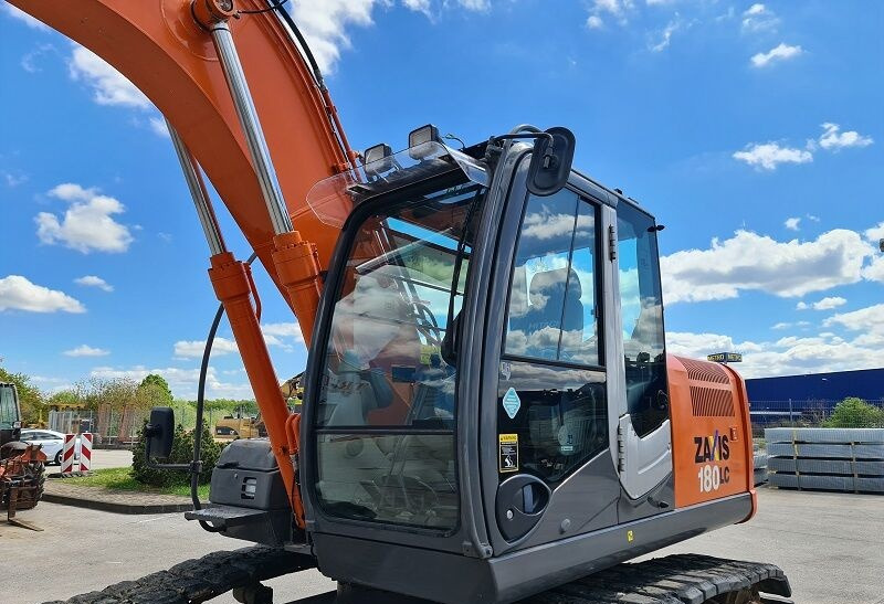 Excavadora de cadenas Hitachi ZX180LC-3: foto 7