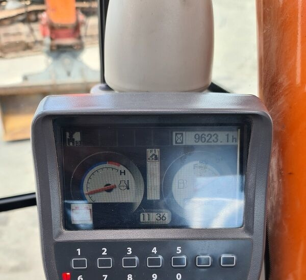Excavadora de cadenas Hitachi ZX180LC-3: foto 10