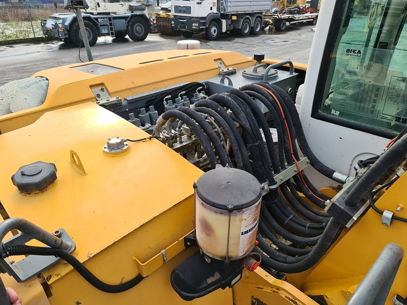 Maquinaria de construcción LIEBHERR A316: foto 13